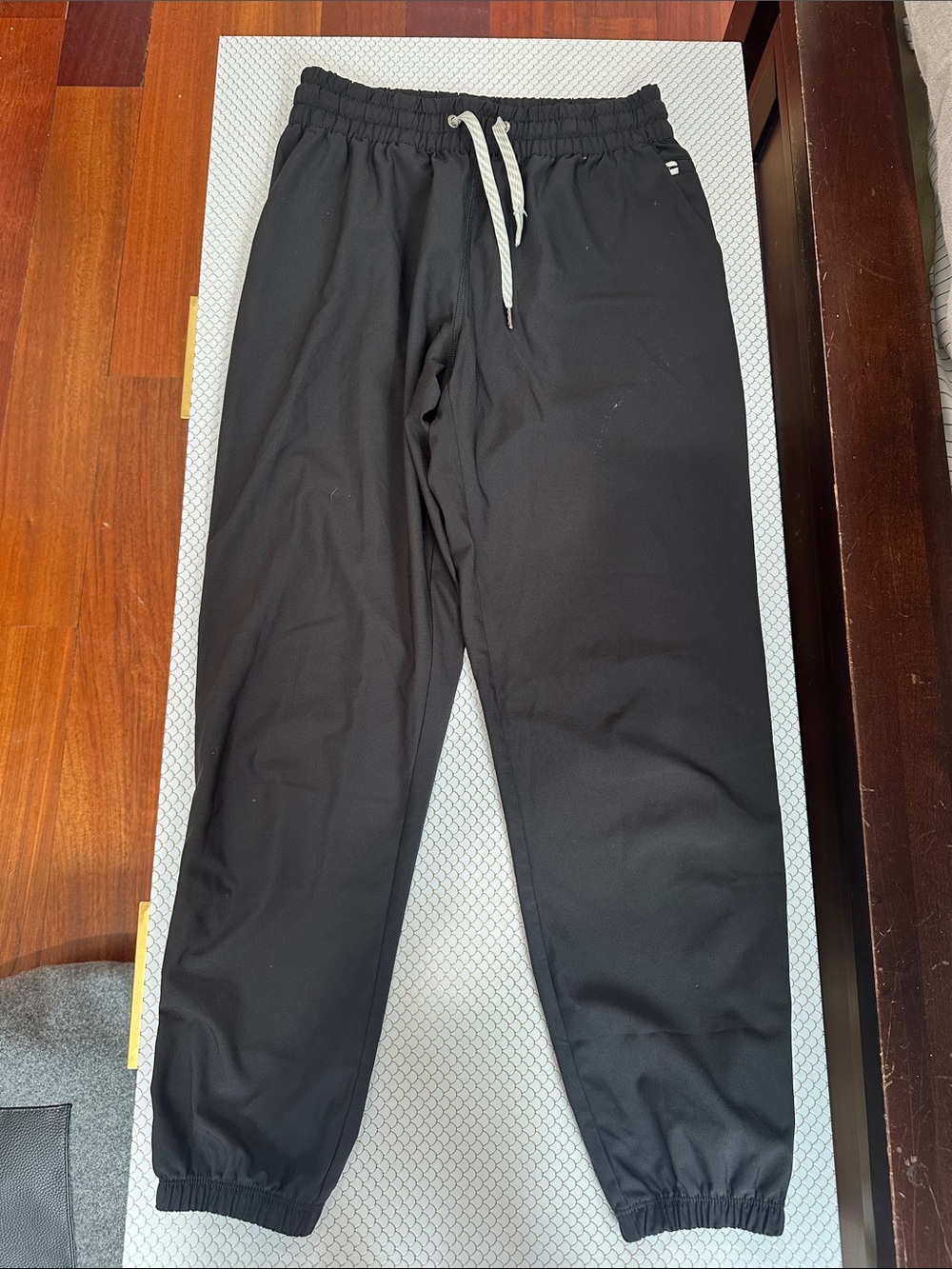 Vuori Black Elastic Waist Drawstring Joggers